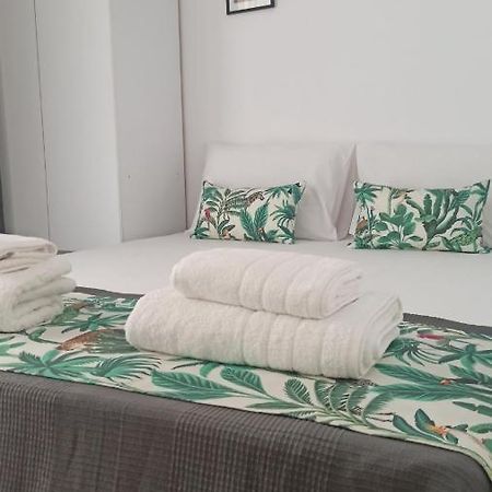 Down Town Luxurious Apartments อเล็กซานโดรโพลิส ภายนอก รูปภาพ